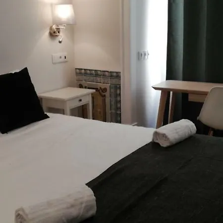 番基洛斯1号美好住宿公寓 4*